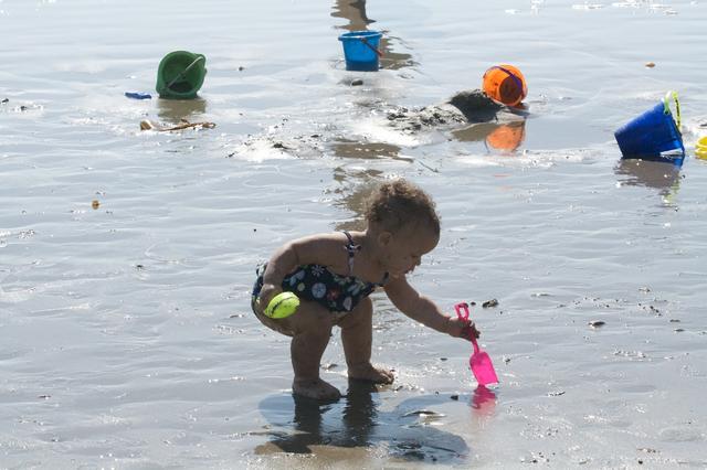 A Day at Santa Monica Beach 13